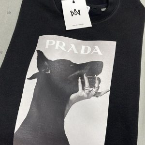 Sudadera unisex negra| dóberman mano anillos