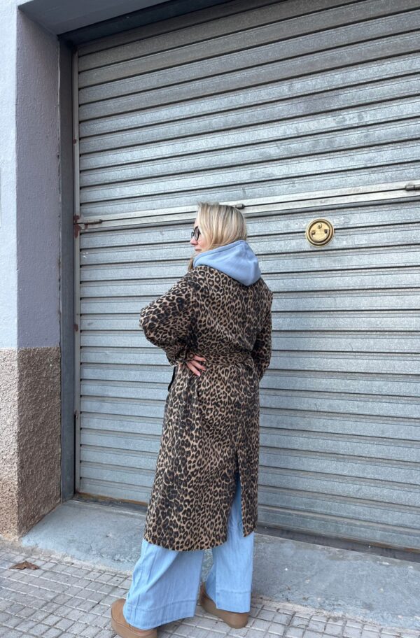 Gabardina animal print - Imagen 3