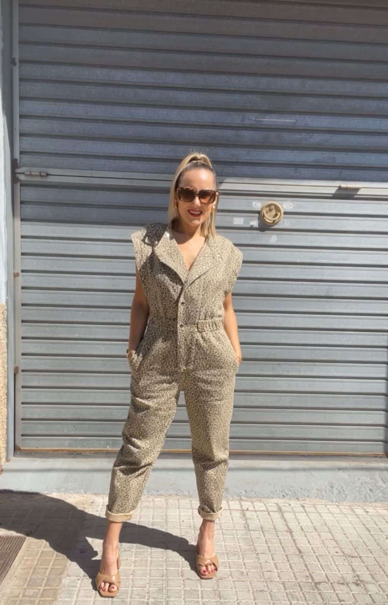 Mono denim animal print | Strong woman