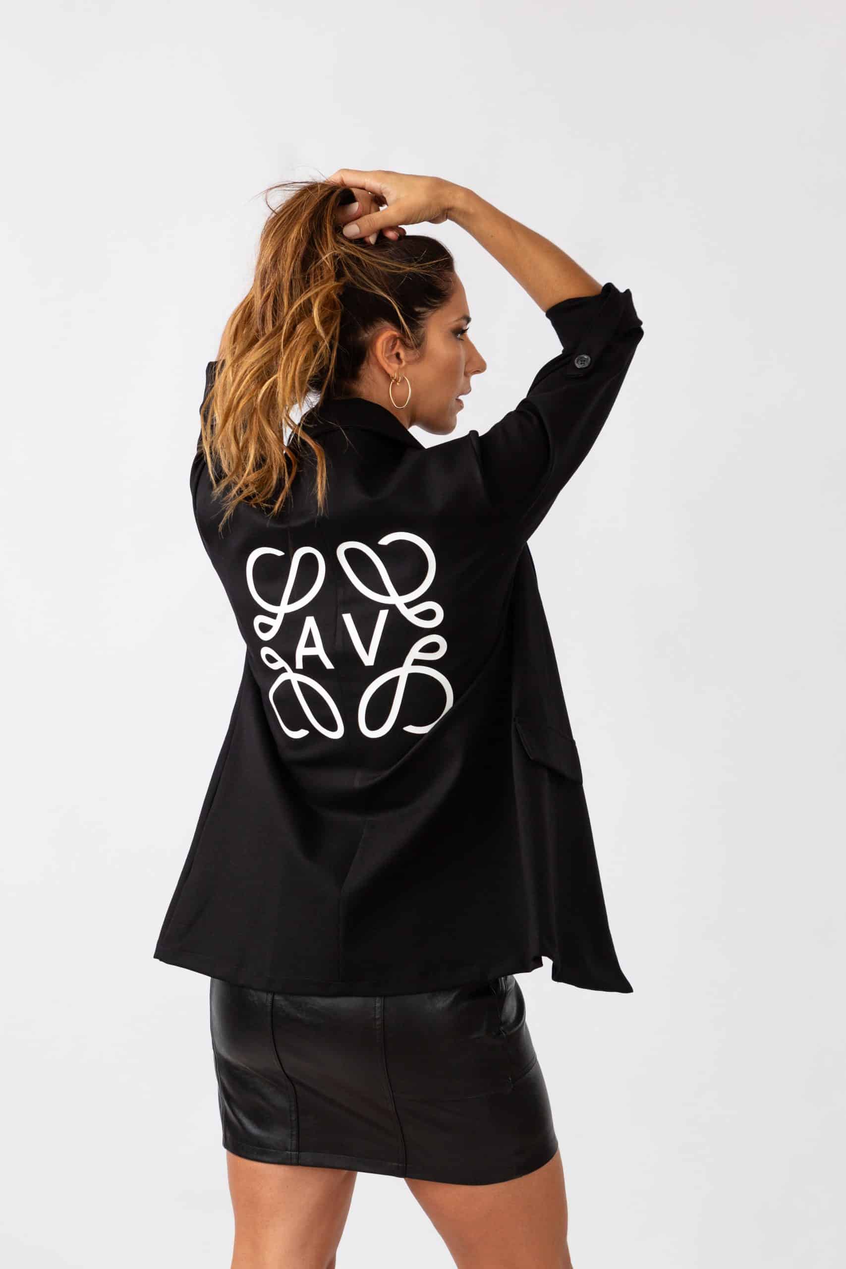 Blazer negra | anagrama iniciales